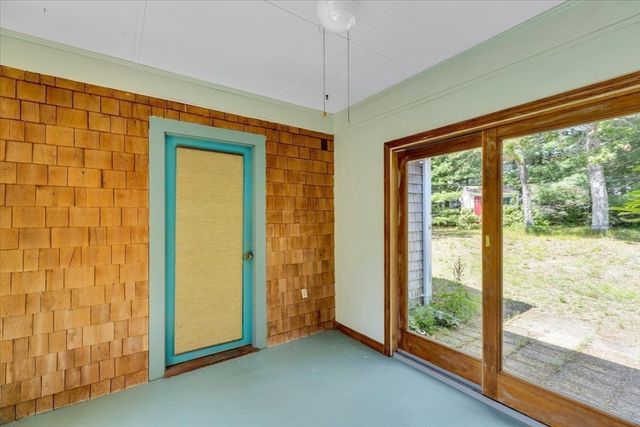 804 Putnam Ave, Barnstable, MA 02635