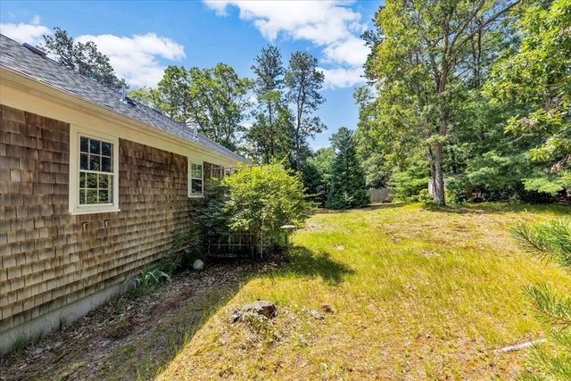 804 Putnam Ave, Barnstable, MA 02635
