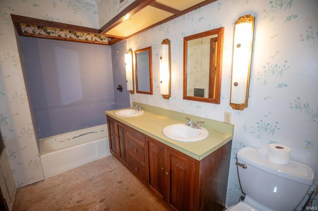 14229 Juniper Road, Argos, IN 46501