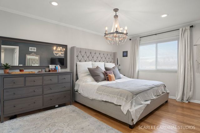 20 Shore Drive, Schaumburg, IL 60193