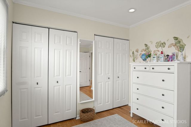 20 Shore Drive, Schaumburg, IL 60193