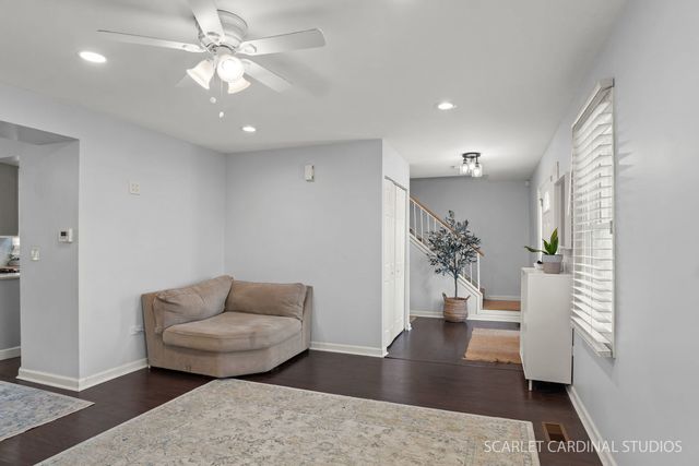 20 Shore Drive, Schaumburg, IL 60193