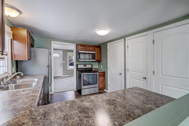 623 HUNTERS POINT ROAD, Neenah, WI 54956