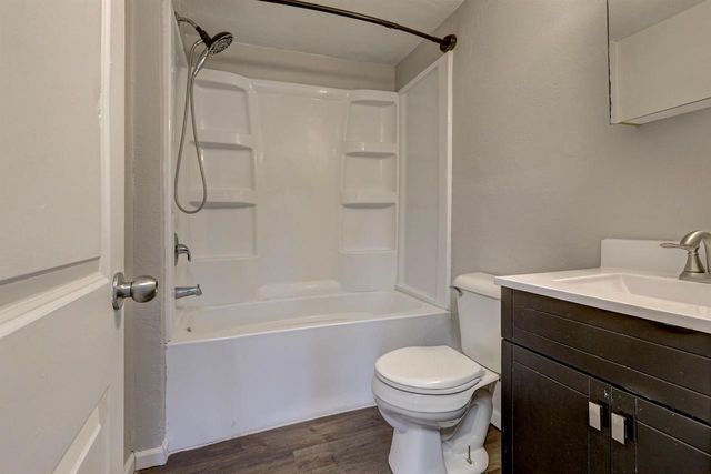 623 HUNTERS POINT ROAD, Neenah, WI 54956