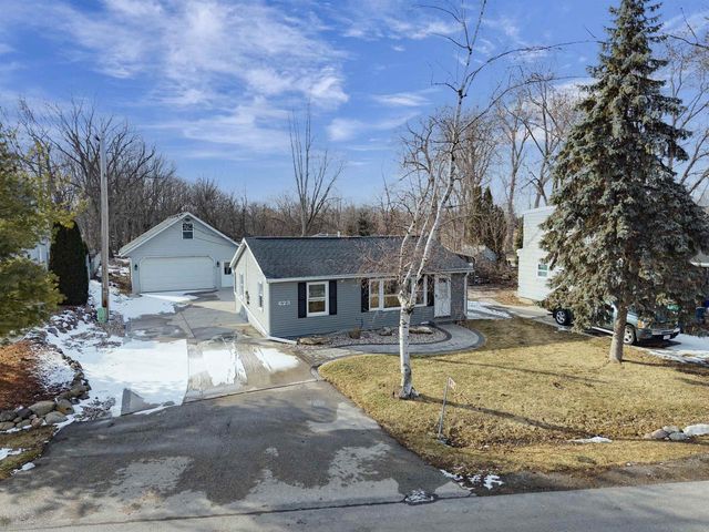 623 HUNTERS POINT ROAD, Neenah, WI 54956