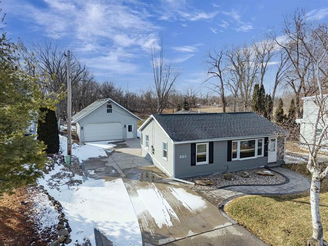 623 HUNTERS POINT ROAD, Neenah, WI 54956