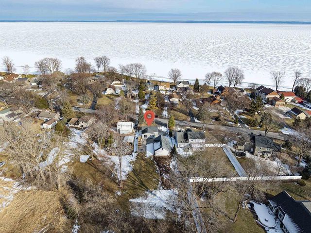 623 HUNTERS POINT ROAD, Neenah, WI 54956