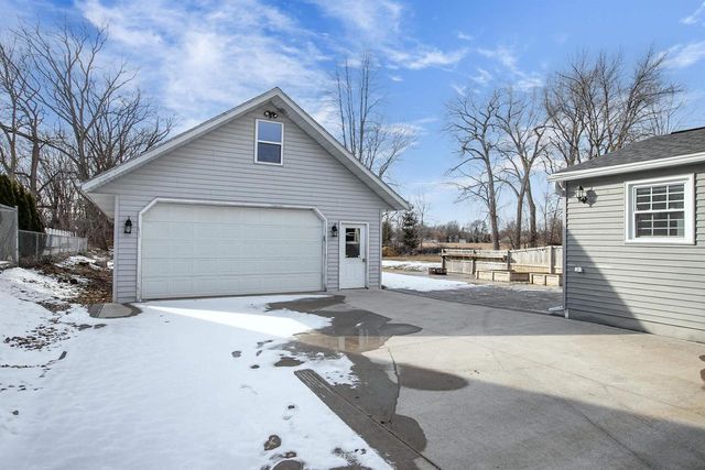 623 HUNTERS POINT ROAD, Neenah, WI 54956