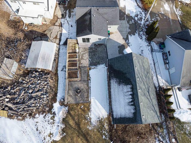 623 HUNTERS POINT ROAD, Neenah, WI 54956