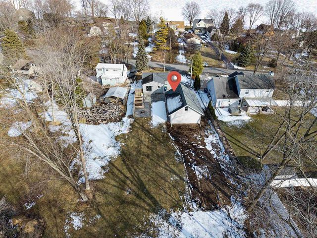 623 HUNTERS POINT ROAD, Neenah, WI 54956