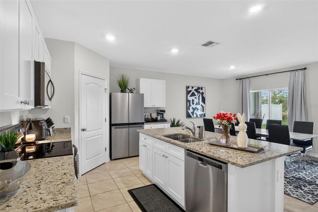 5740 GREY GRANITE WAY, Lakeland, FL 33811