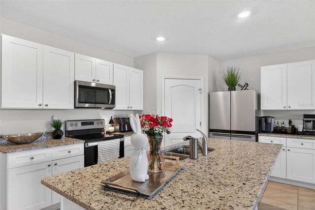 5740 GREY GRANITE WAY, Lakeland, FL 33811