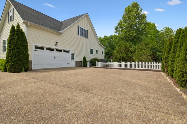 1331 Camp Ravine Rd, Burns, TN 37029