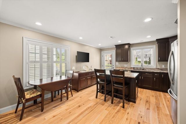 8 Bernards Way 8, Lakeville, MA 02347