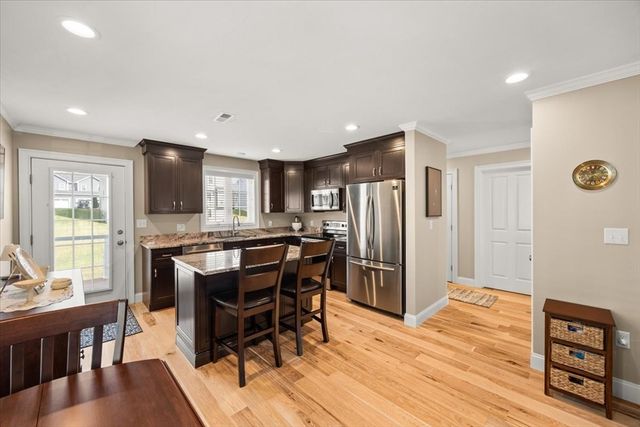 8 Bernards Way 8, Lakeville, MA 02347