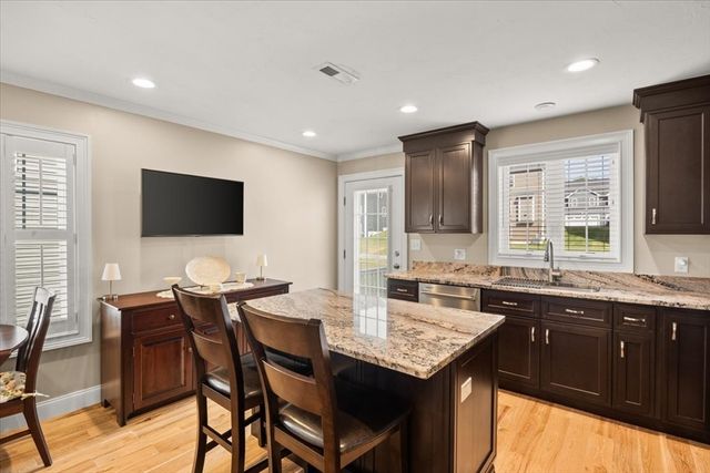 8 Bernards Way 8, Lakeville, MA 02347