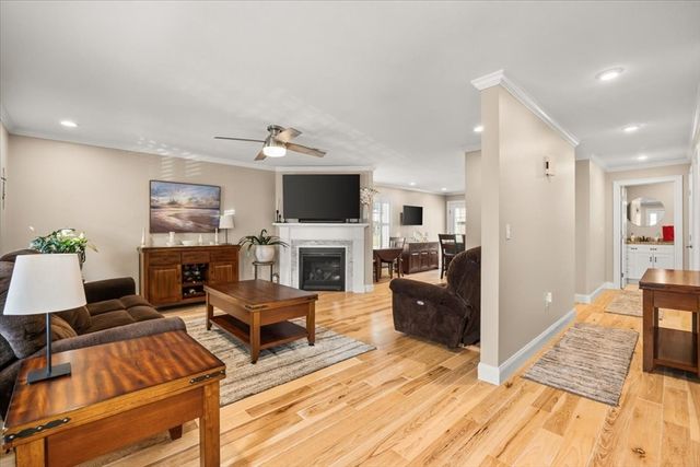 8 Bernards Way 8, Lakeville, MA 02347