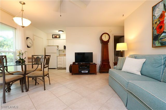 235 Seaview CT B5, Marco Island, FL 34145