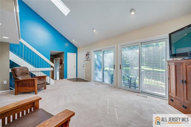 39 Sherborne Street, Franklin, NJ 08873