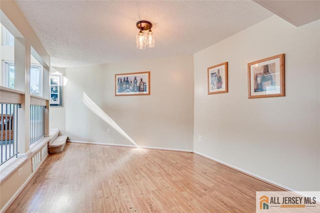 39 Sherborne Street, Franklin, NJ 08873