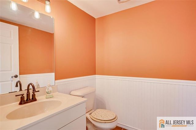 39 Sherborne Street, Franklin, NJ 08873