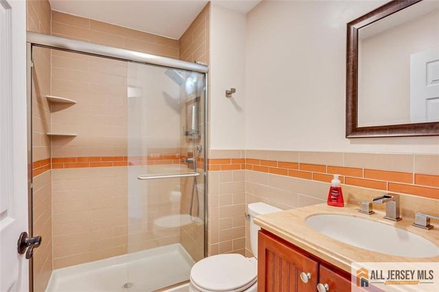 39 Sherborne Street, Franklin, NJ 08873