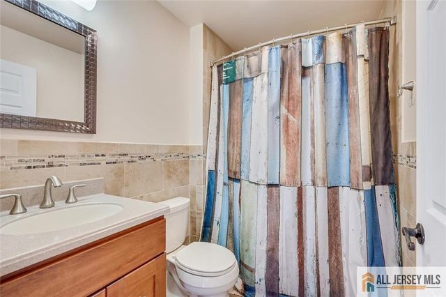 39 Sherborne Street, Franklin, NJ 08873