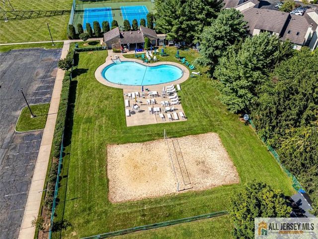 39 Sherborne Street, Franklin, NJ 08873