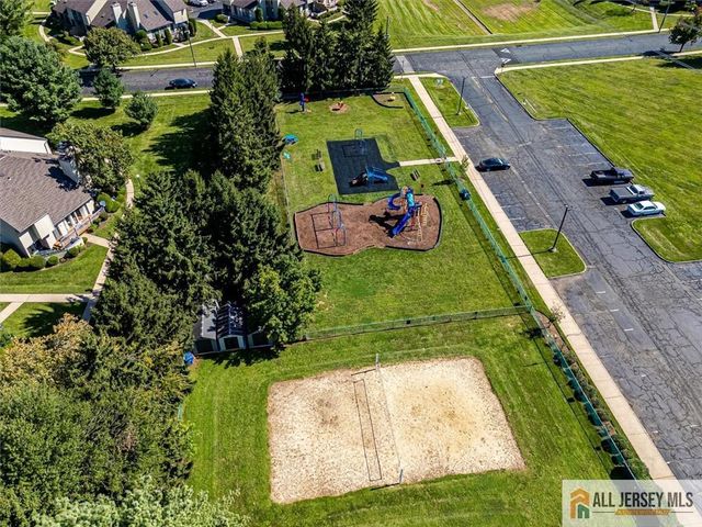 39 Sherborne Street, Franklin, NJ 08873