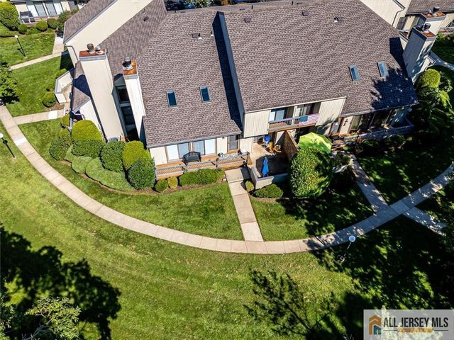 39 Sherborne Street, Franklin, NJ 08873