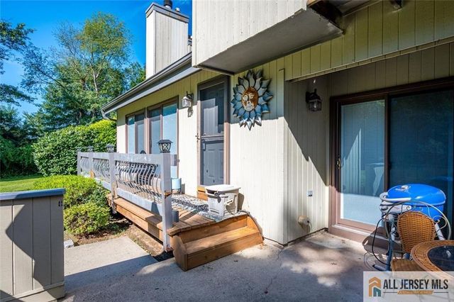 39 Sherborne Street, Franklin, NJ 08873