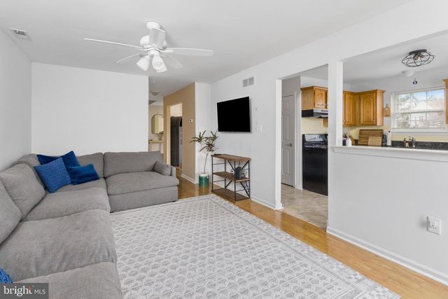 213 BIRCH HOLLOW DR, Bordentown, NJ 08505