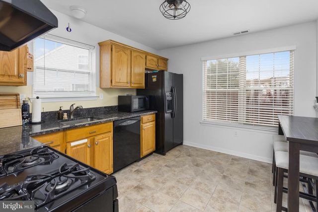 213 BIRCH HOLLOW DR, Bordentown, NJ 08505