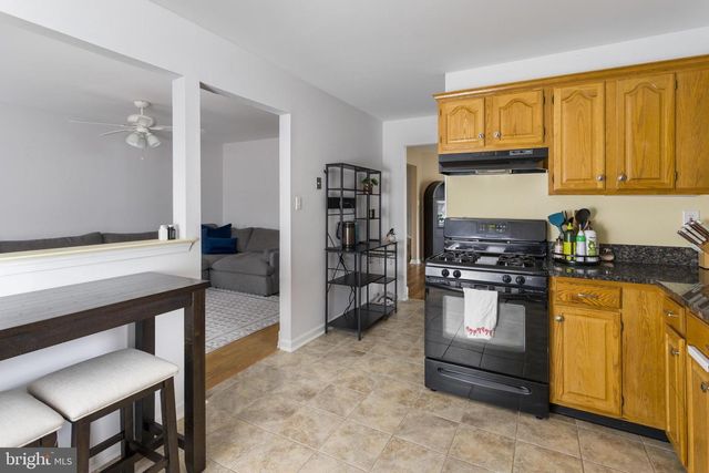 213 BIRCH HOLLOW DR, Bordentown, NJ 08505