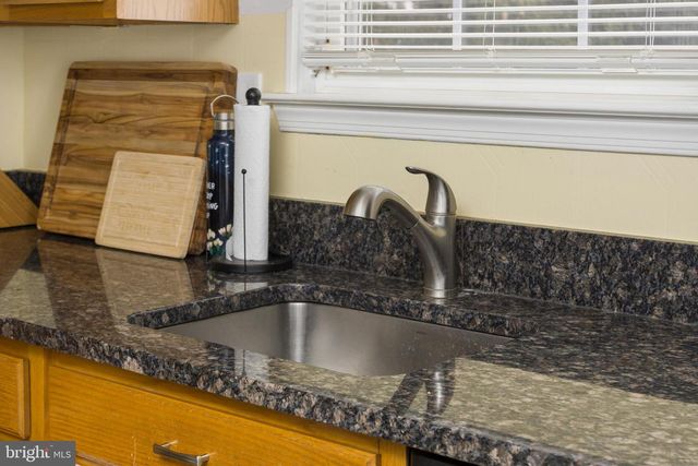 213 BIRCH HOLLOW DR, Bordentown, NJ 08505