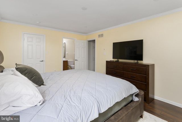 213 BIRCH HOLLOW DR, Bordentown, NJ 08505