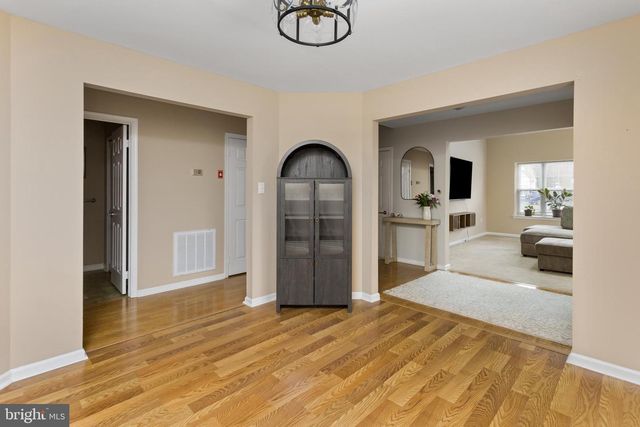 213 BIRCH HOLLOW DR, Bordentown, NJ 08505