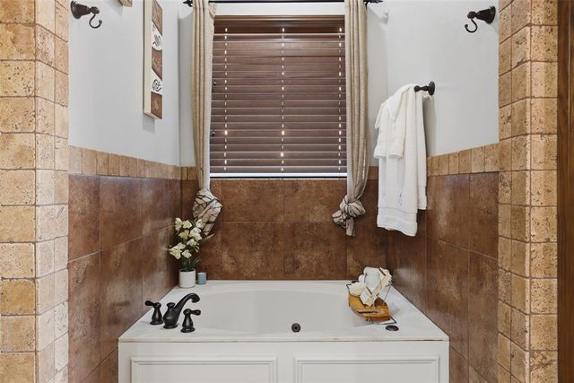 4516 Boulder Bridge Way, Edmond, OK 73034