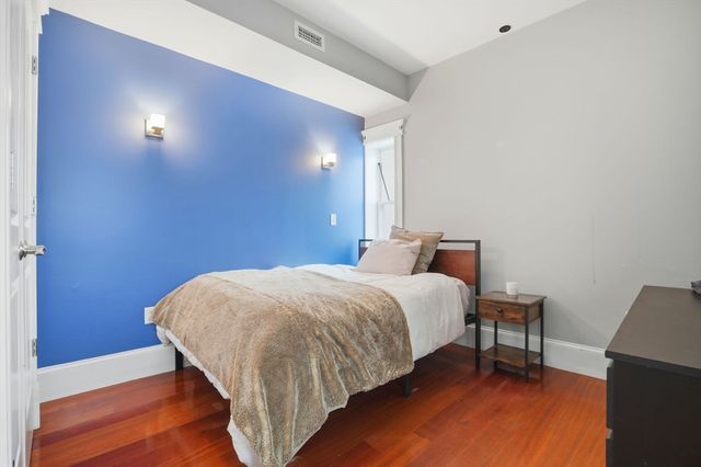 17 Gates 1, Boston, MA 02127