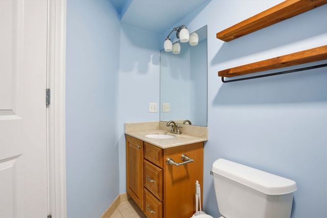 17 Gates 1, Boston, MA 02127