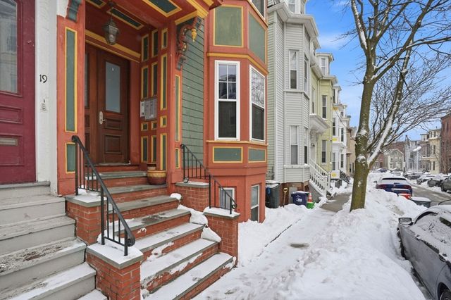 17 Gates 1, Boston, MA 02127