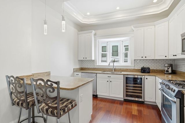 17 Gates 1, Boston, MA 02127