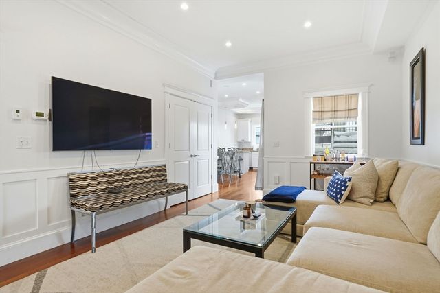 17 Gates 1, Boston, MA 02127