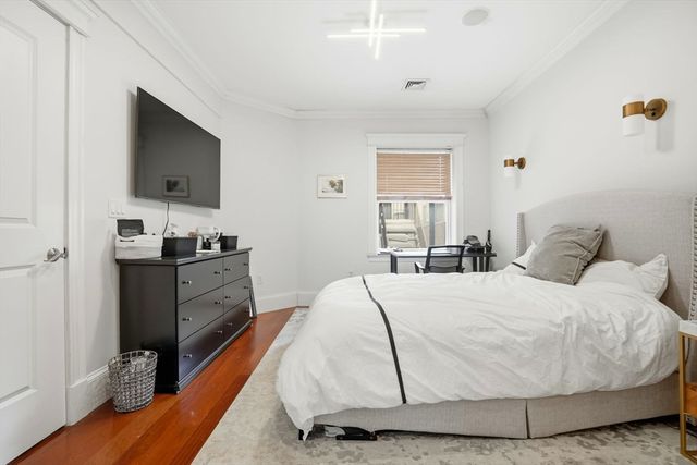 17 Gates 1, Boston, MA 02127