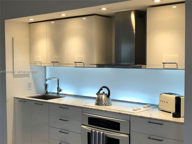 900 Bay Dr 315, Miami Beach, FL 33141