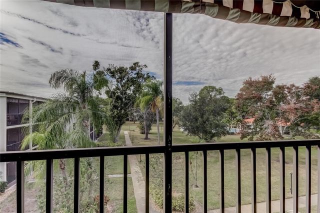 4910 BAY STREET NE 309, St Petersburg, FL 33703