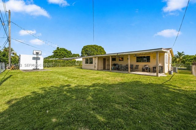 9500 Cutler Ridge Dr, Cutler Bay, FL 33157
