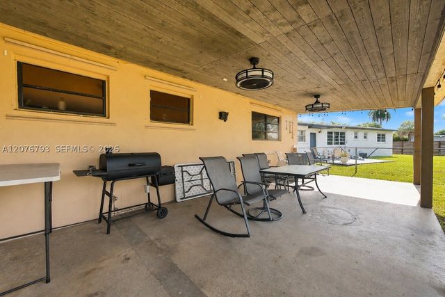 9500 Cutler Ridge Dr, Cutler Bay, FL 33157