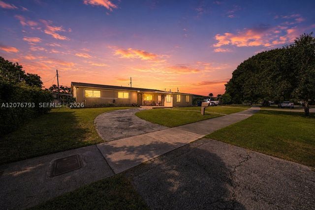 9500 Cutler Ridge Dr, Cutler Bay, FL 33157