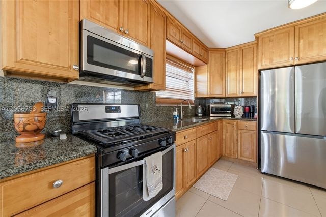 9500 Cutler Ridge Dr, Cutler Bay, FL 33157